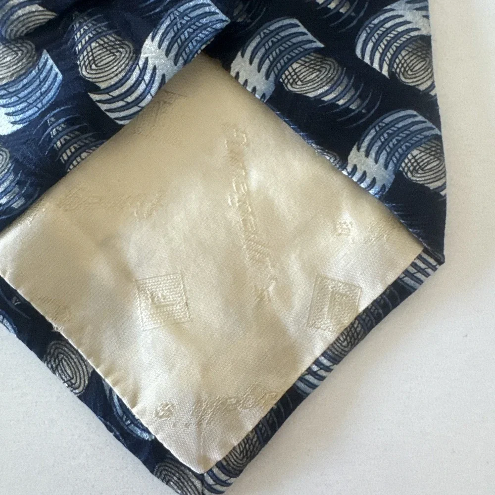 Fumagalli for Neiman‎ Marcus Blue Pattern 100% Silk Neck Tie